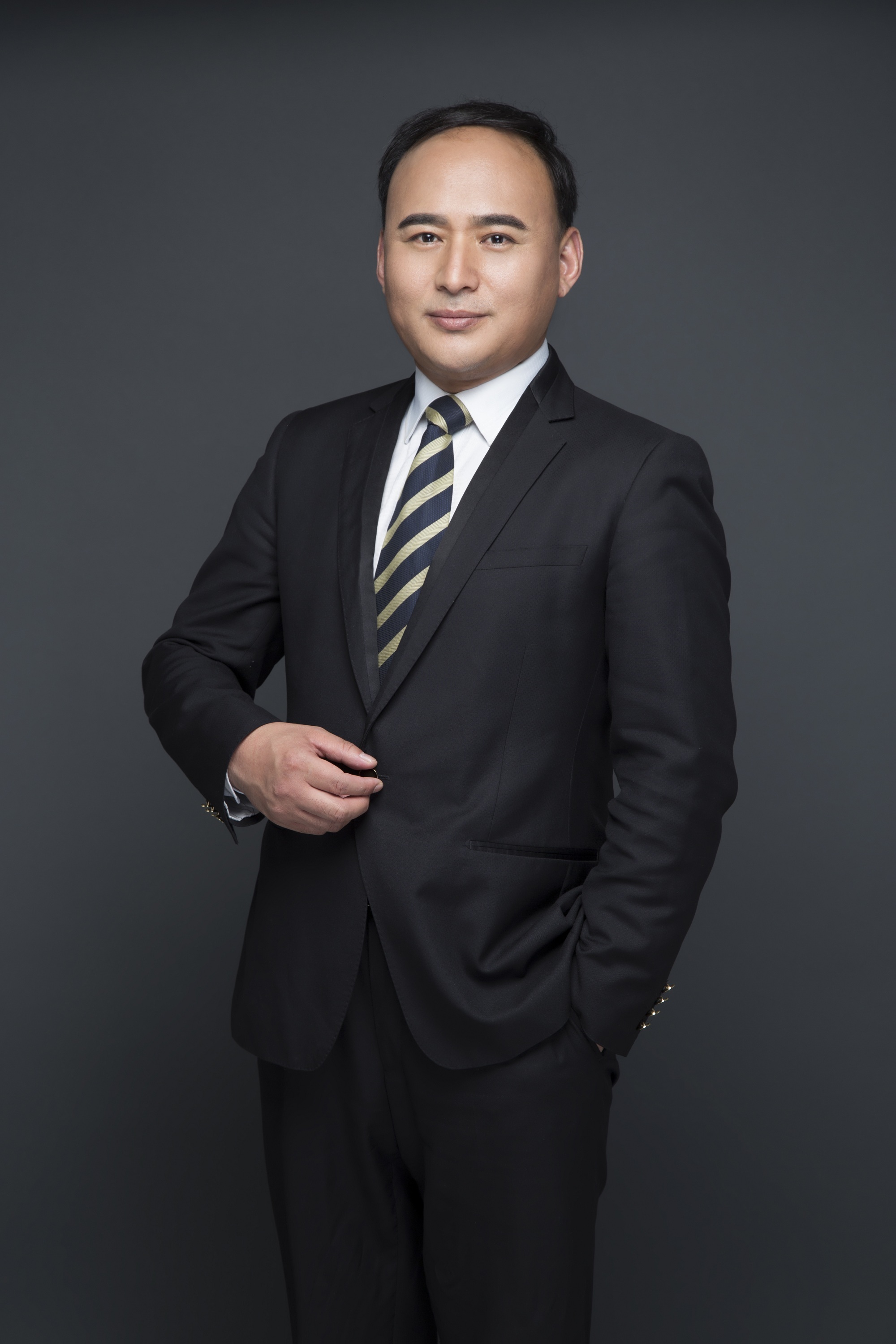 莫经理